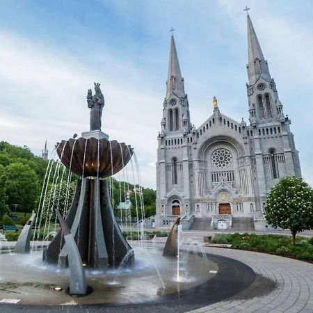 L'Auberge Sainte-Anne - Ski, Spa Et Basilique Villa Ngoại thất bức ảnh